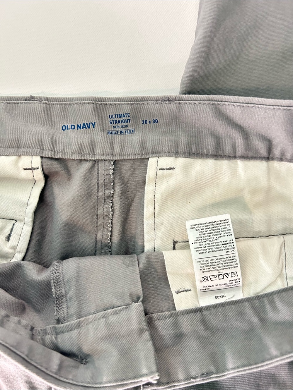 Old Navy Men's Ultimate Straight Pants 36x30 - Picture 3 of 6